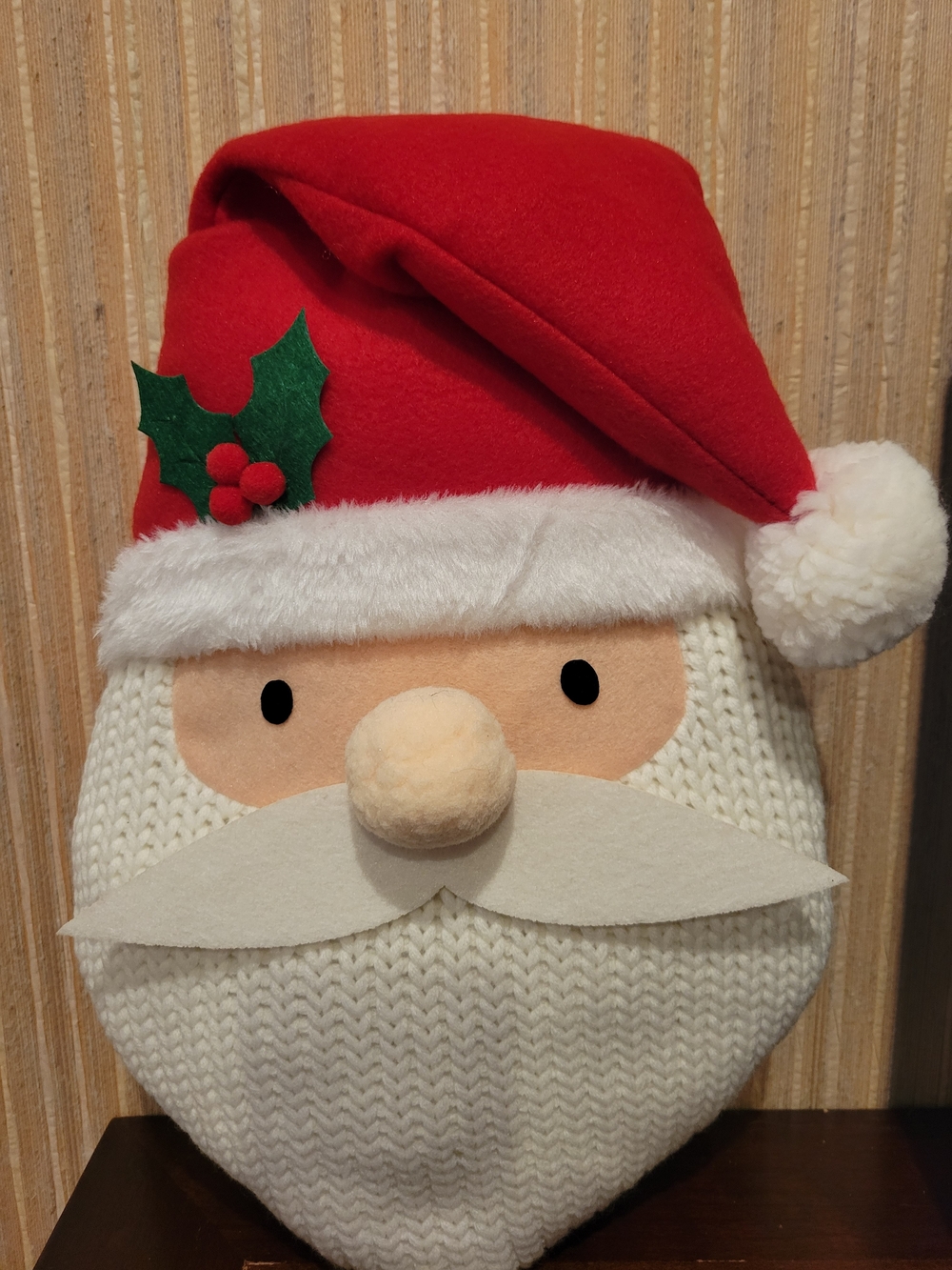 Demdaco Plush Santa Face Holiday Pillow - Red Hat.  Christmas Wishes Pocket NWOT